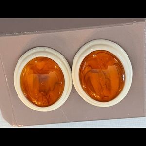 Avon Vintage 1987 Cosmopolitan Collection Clip On Earrings Amber Ivory